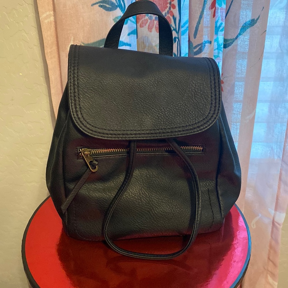 Universal Thread Black Backpack